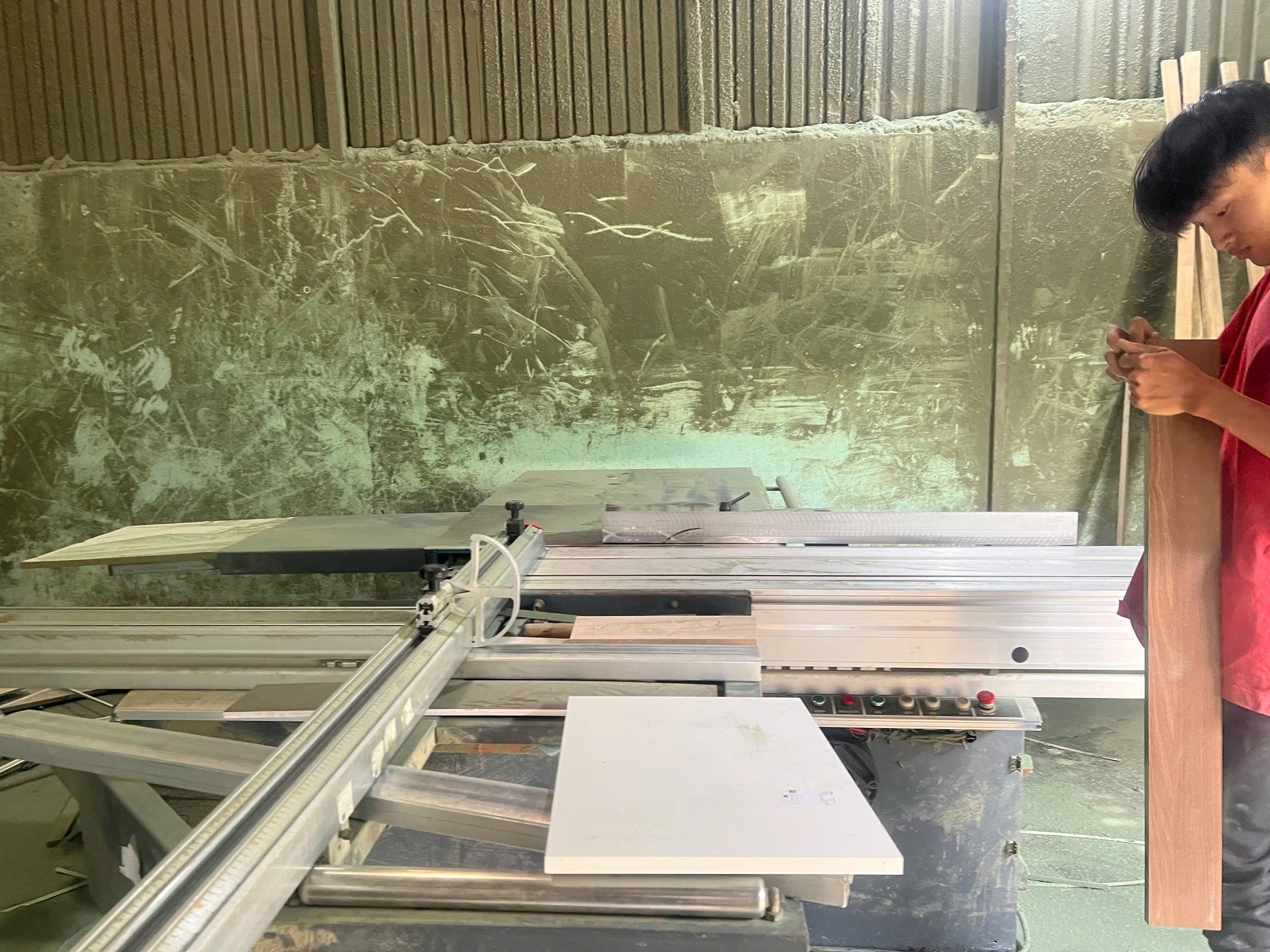 Sliding Table Saw.jpg